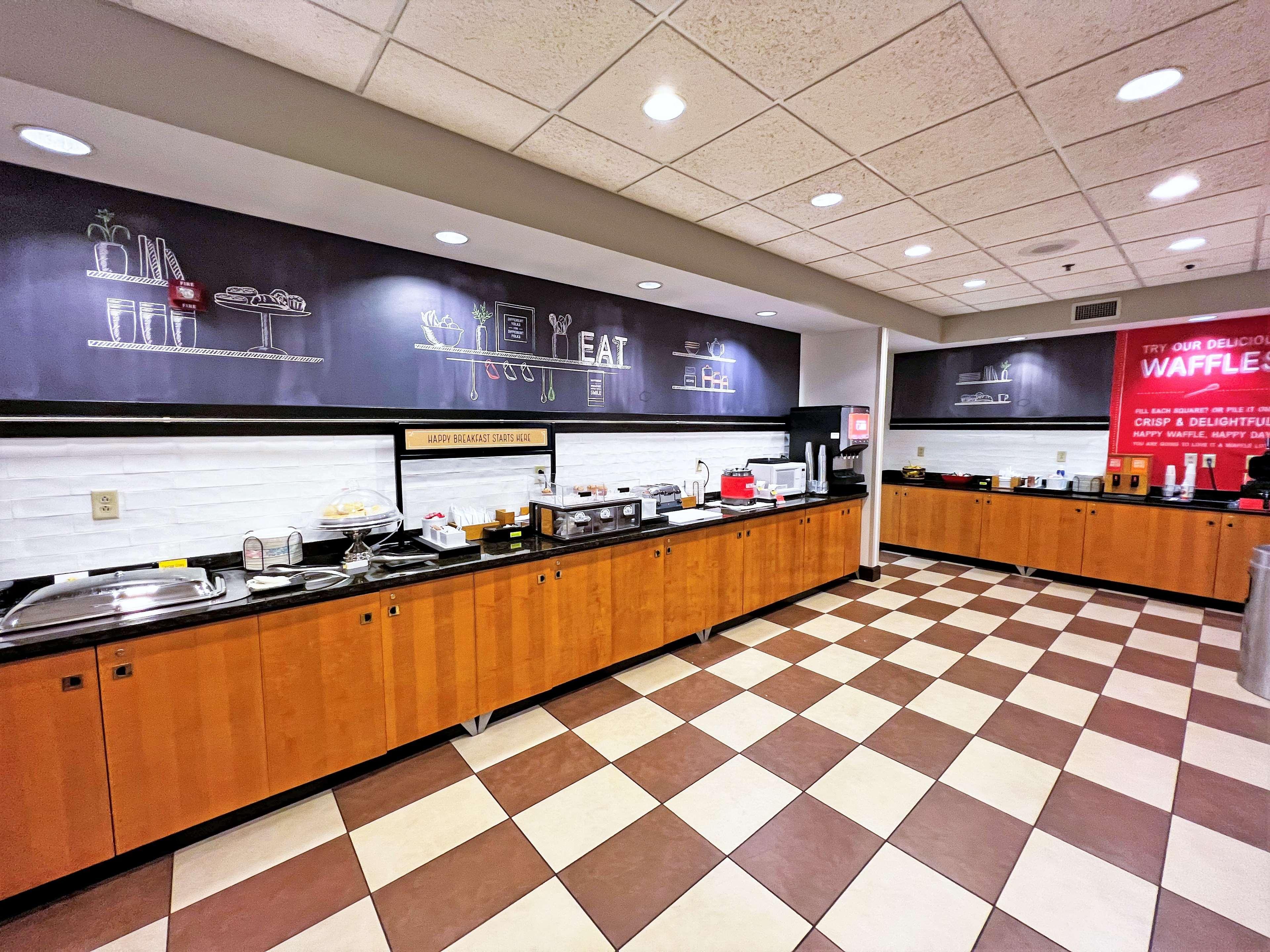 Hampton Inn Norfolk Esterno foto