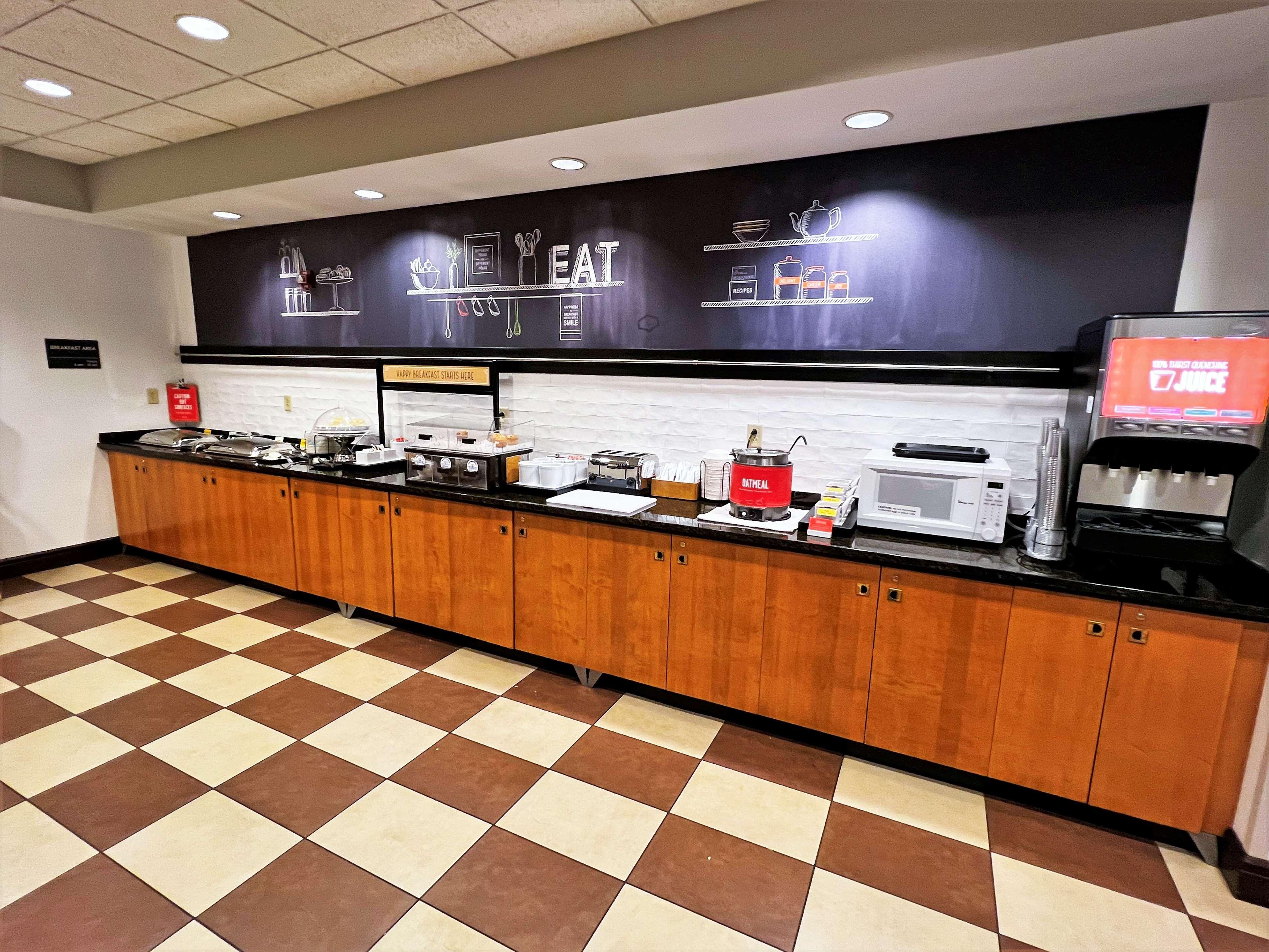 Hampton Inn Norfolk Esterno foto
